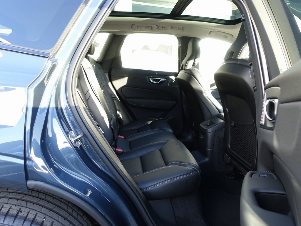 Volvo XC60 2025