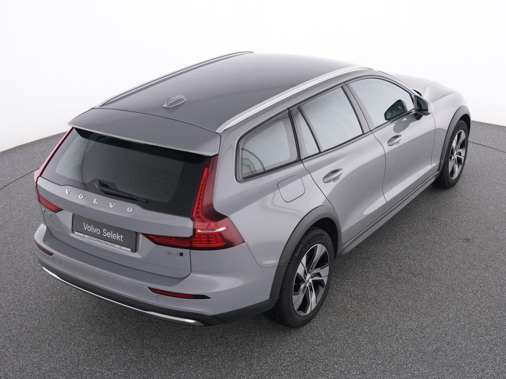 Volvo V60 Cross Country 2023