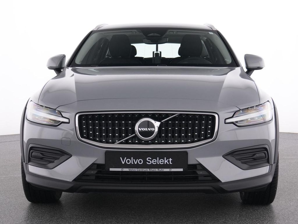 Volvo V60 Cross Country 2023