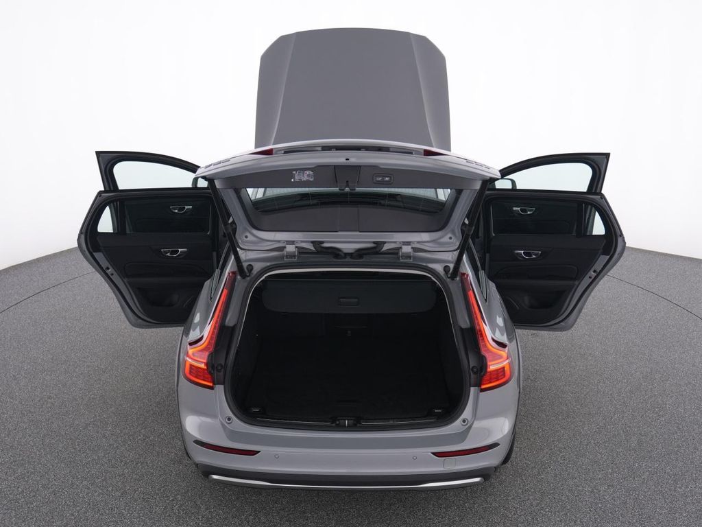 Volvo V60 Cross Country 2023