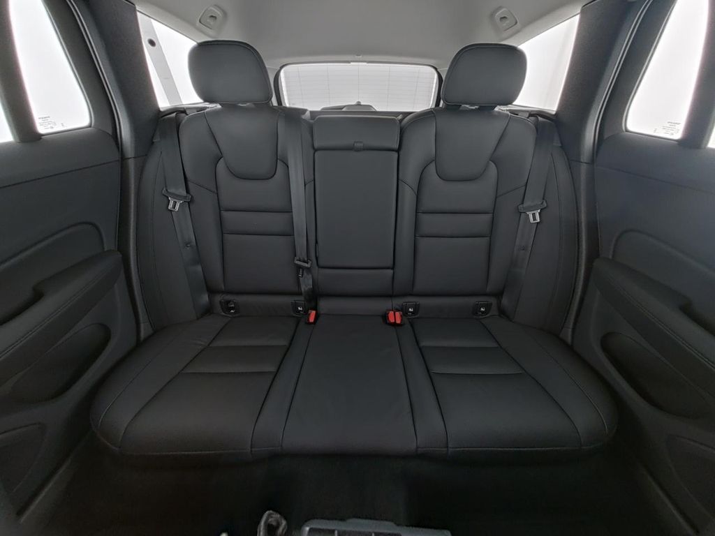 Volvo V60 Cross Country 2023