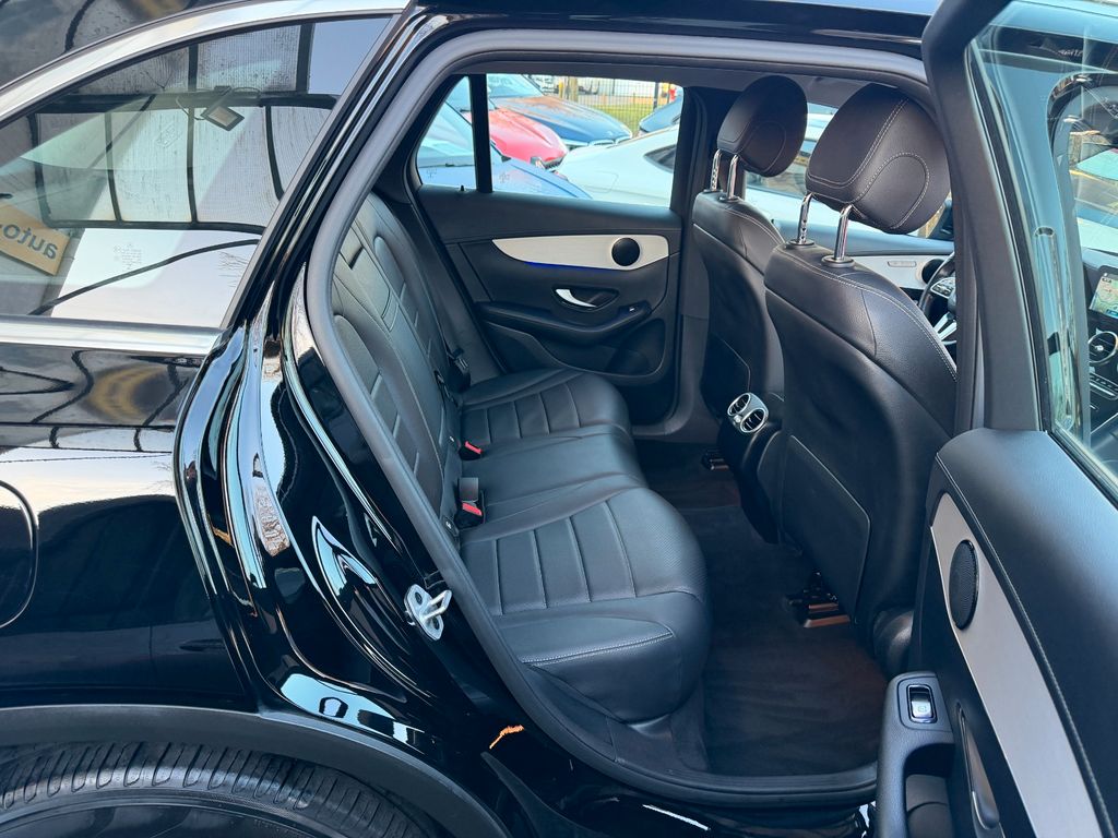 Mercedes-Benz GLC 300 2022