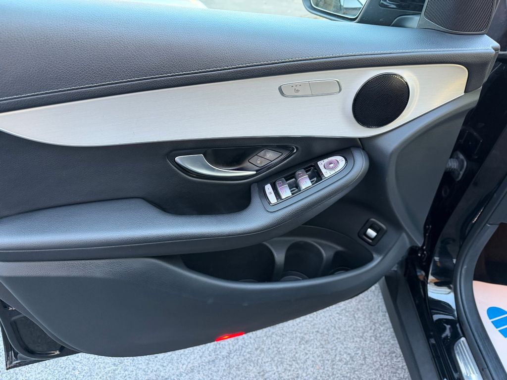 Mercedes-Benz GLC 300 2022