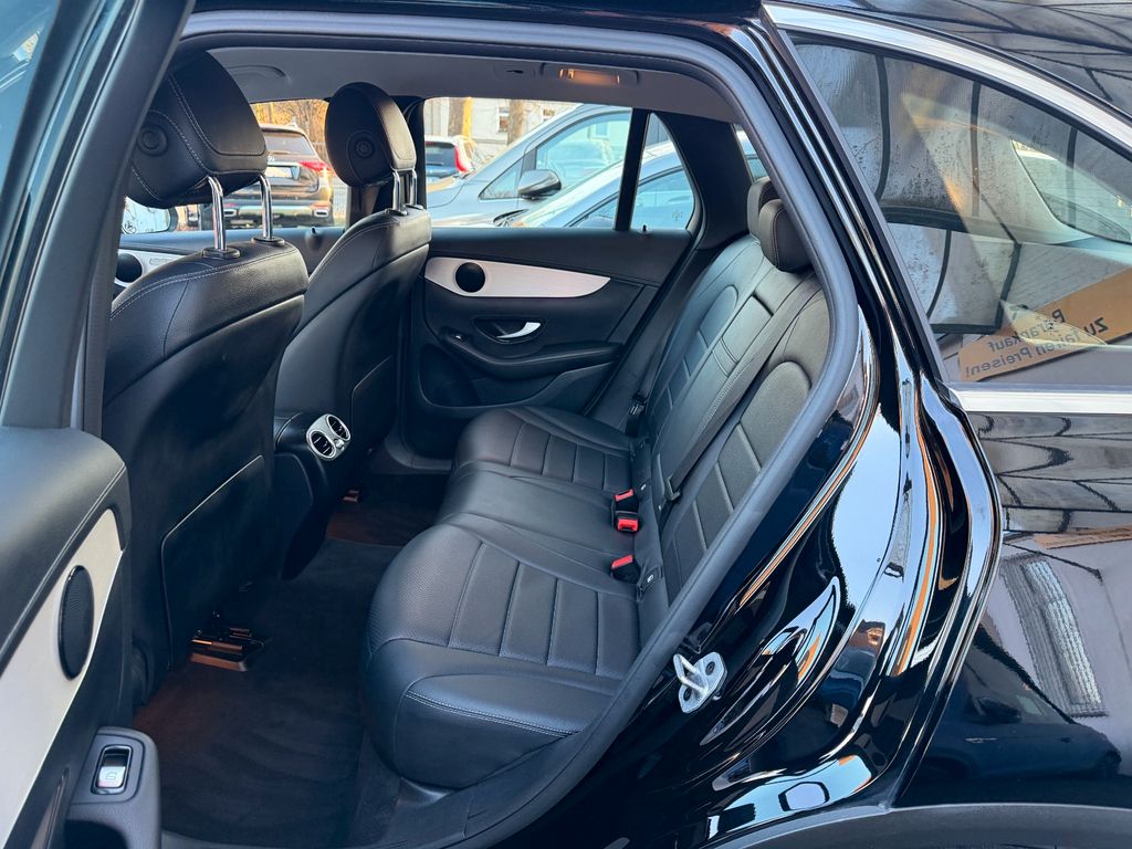 Mercedes-Benz GLC 300 2022