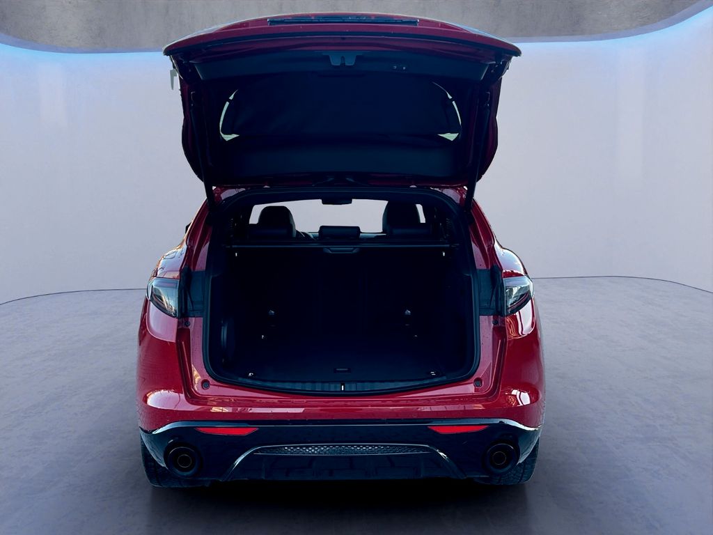 Alfa Romeo Stelvio 2025