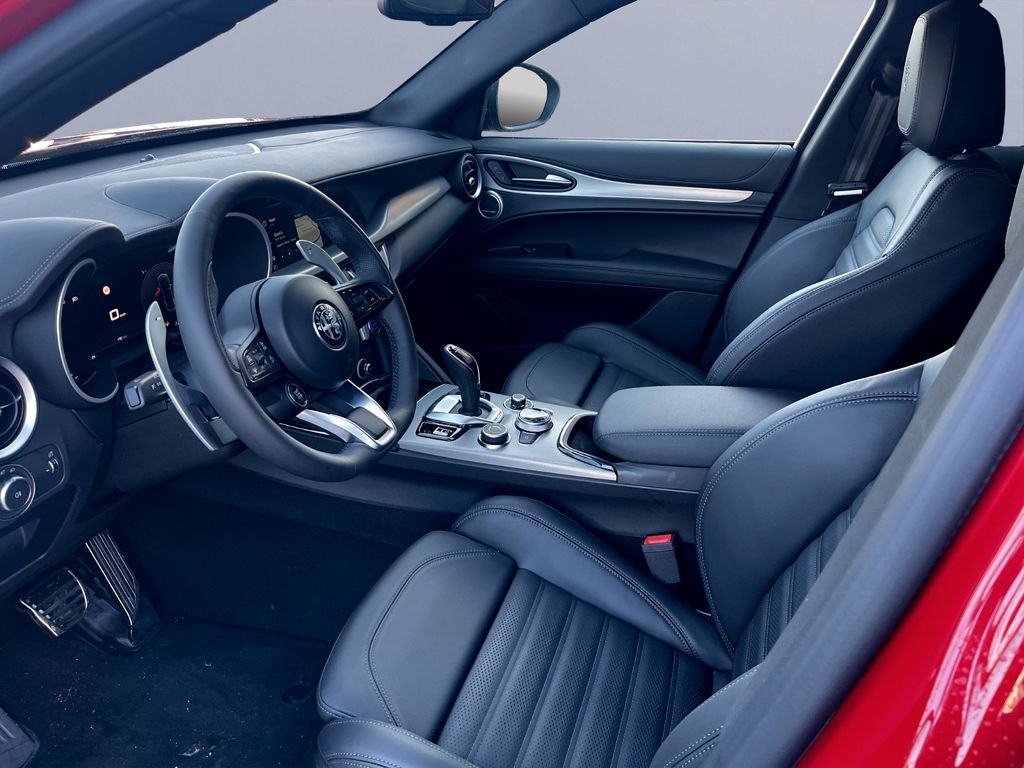 Alfa Romeo Stelvio 2025