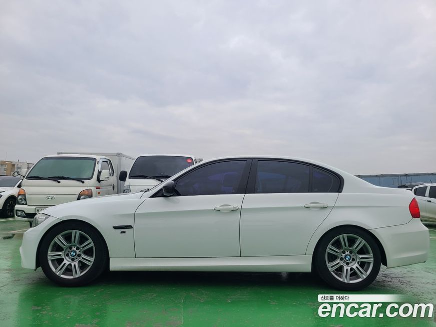BMW 3-Series 2011