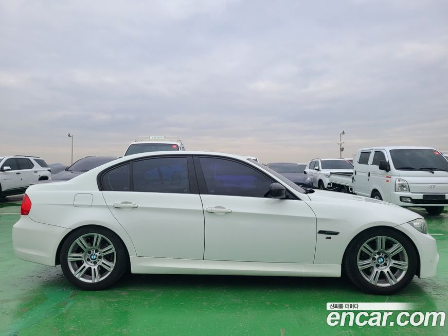 BMW 3-Series 2011