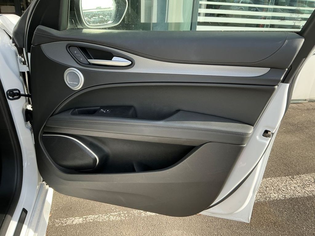 Alfa Romeo Stelvio 2022