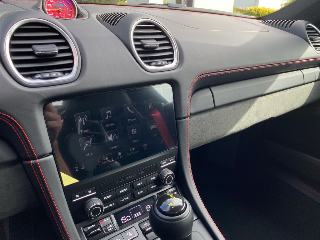 Porsche Boxster 2025