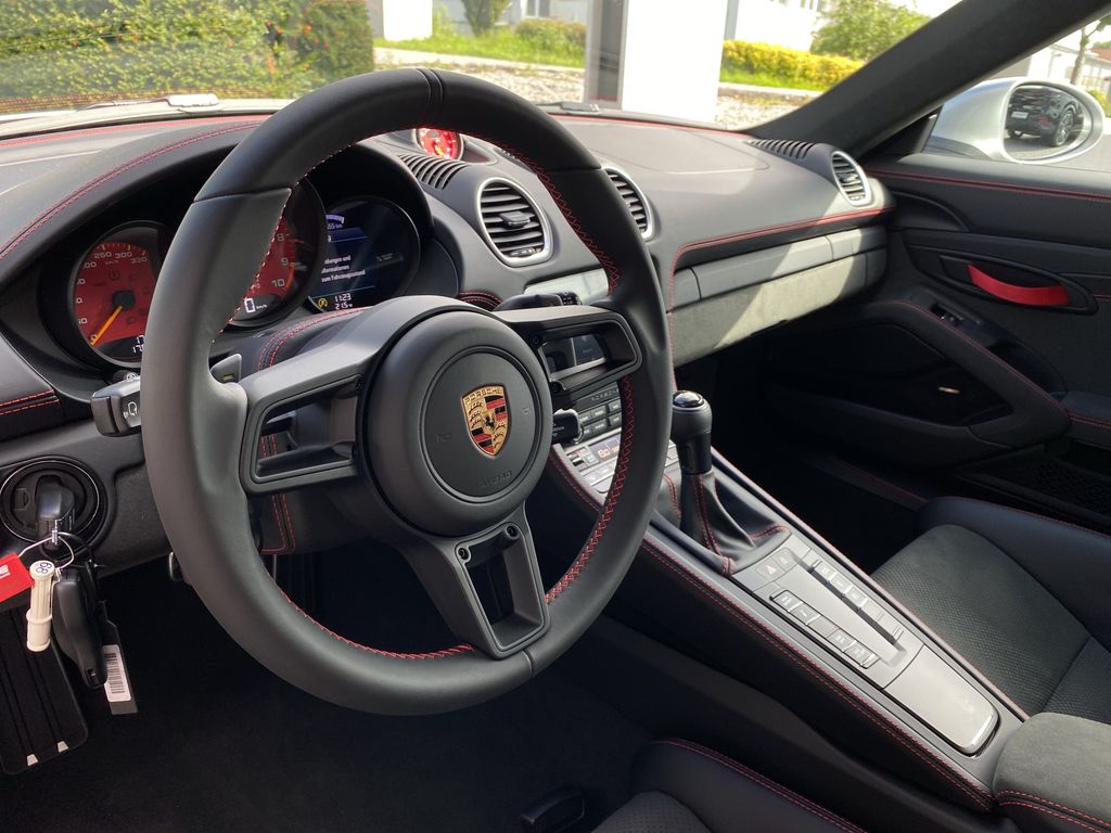 Porsche Boxster 2025