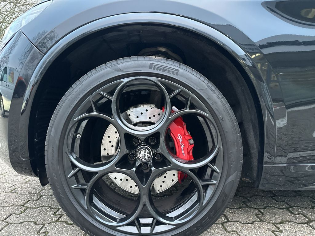 Alfa Romeo Stelvio 2023