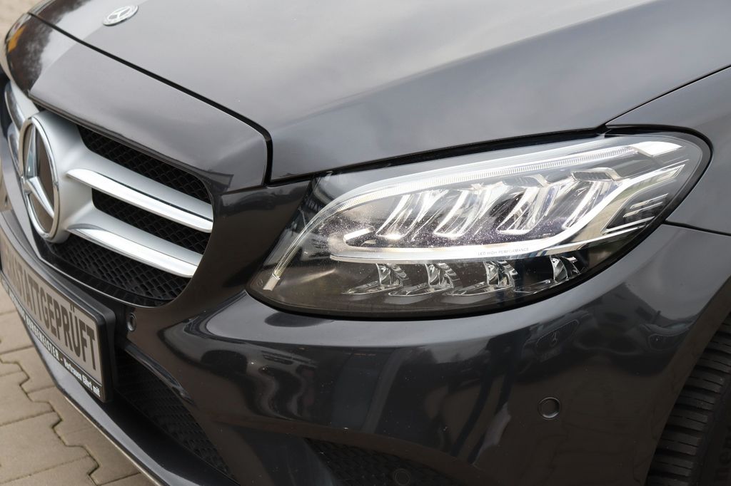 Mercedes-Benz C 300 2021