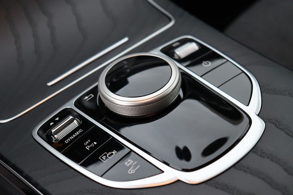 Mercedes-Benz C 300 2021