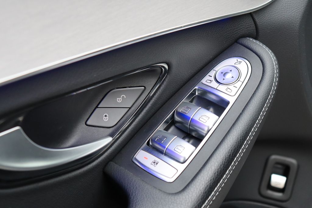 Mercedes-Benz C 300 2021