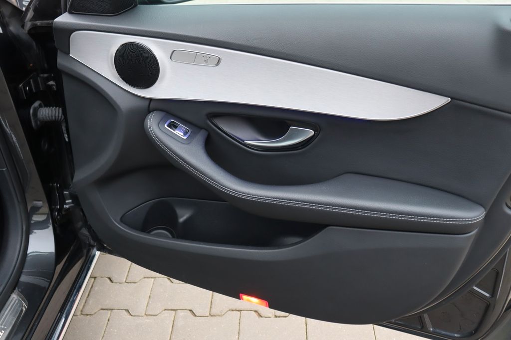 Mercedes-Benz C 300 2021