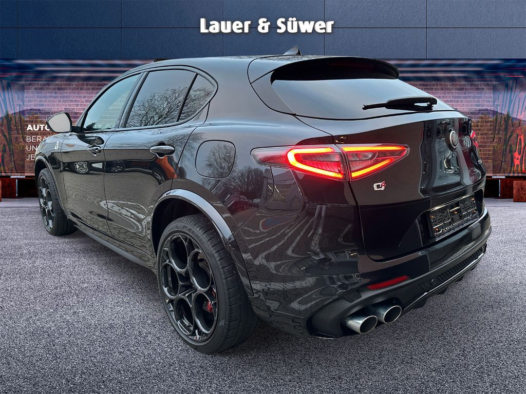 Alfa Romeo Stelvio 2023