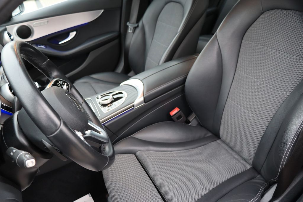 Mercedes-Benz C 300 2021