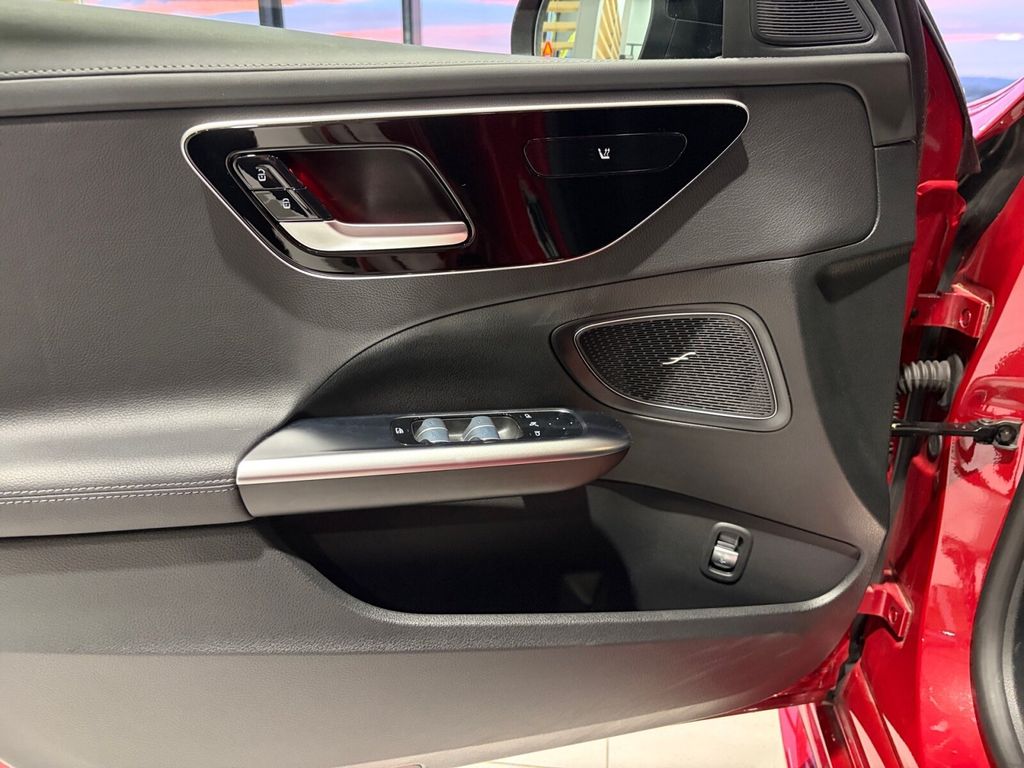 Mercedes-Benz C 300 2024