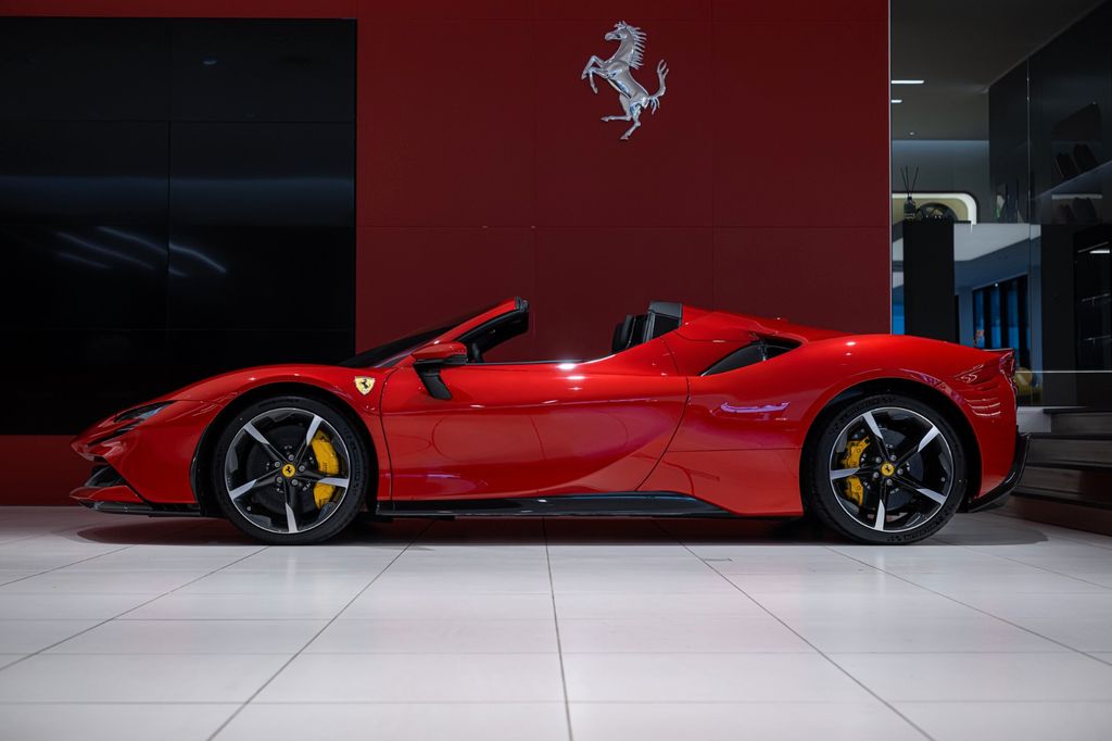 Ferrari SF90 2025
