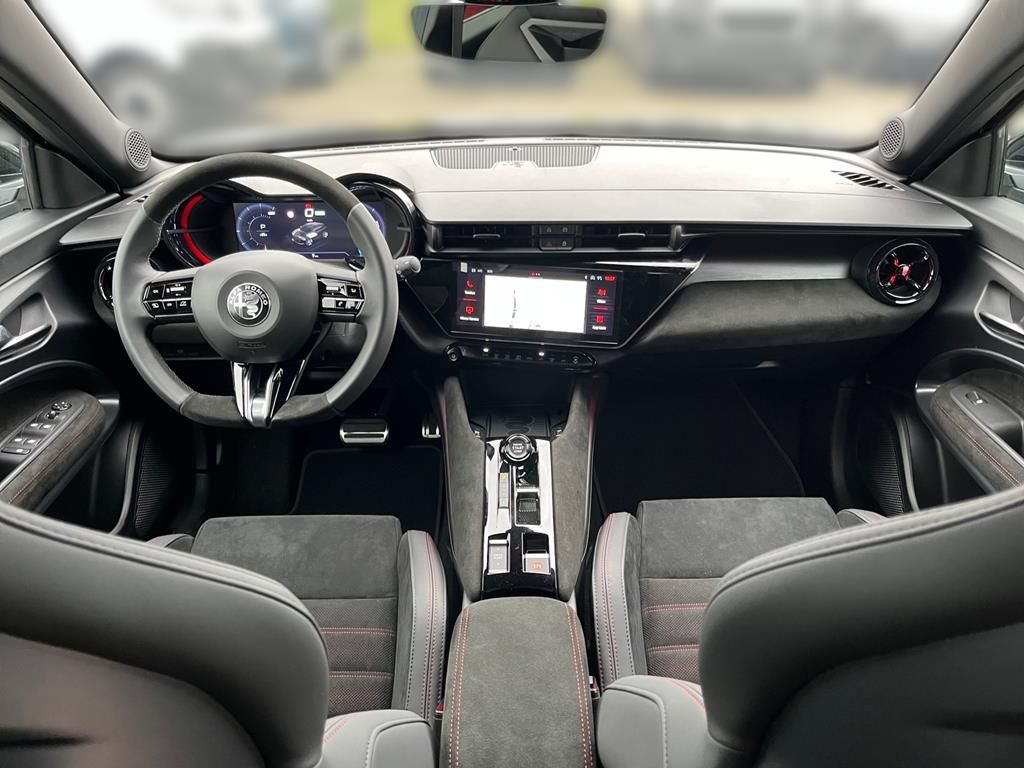 Alfa Romeo Junior 2025