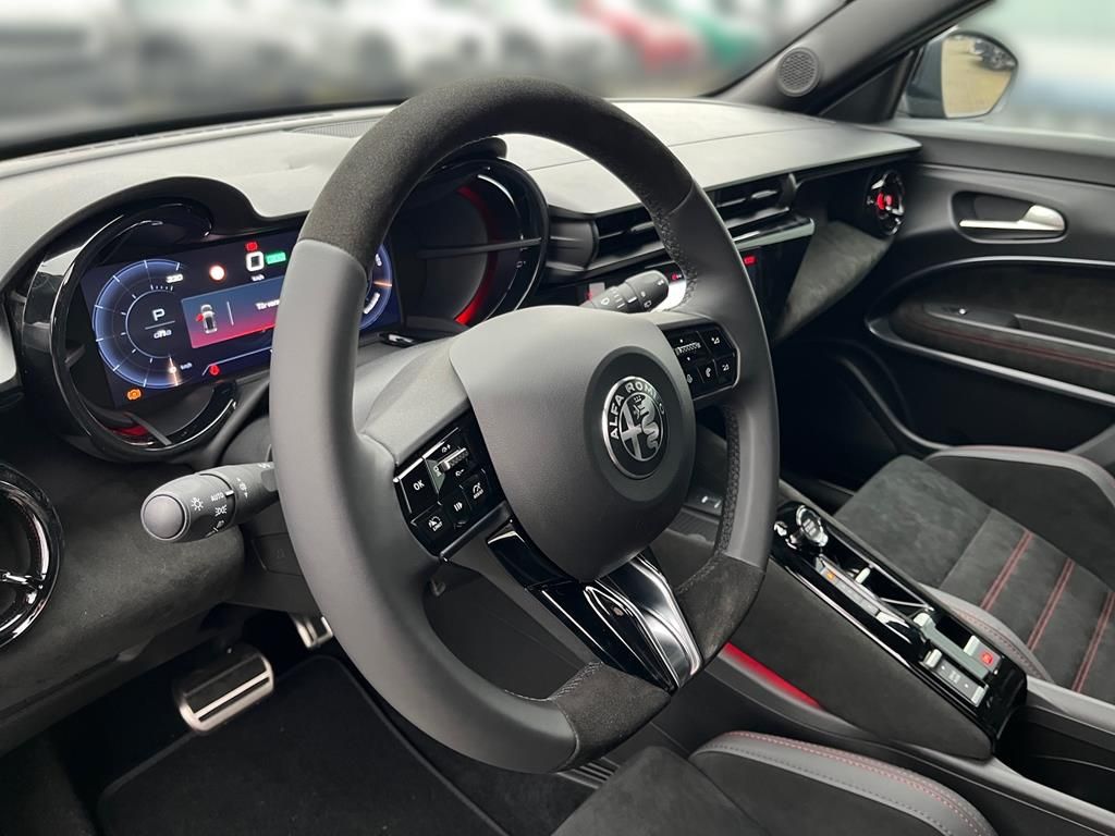 Alfa Romeo Junior 2025