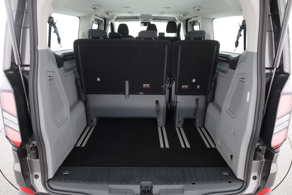 Ford Tourneo Custom 2025