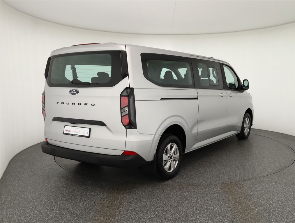 Ford Tourneo Custom 2025
