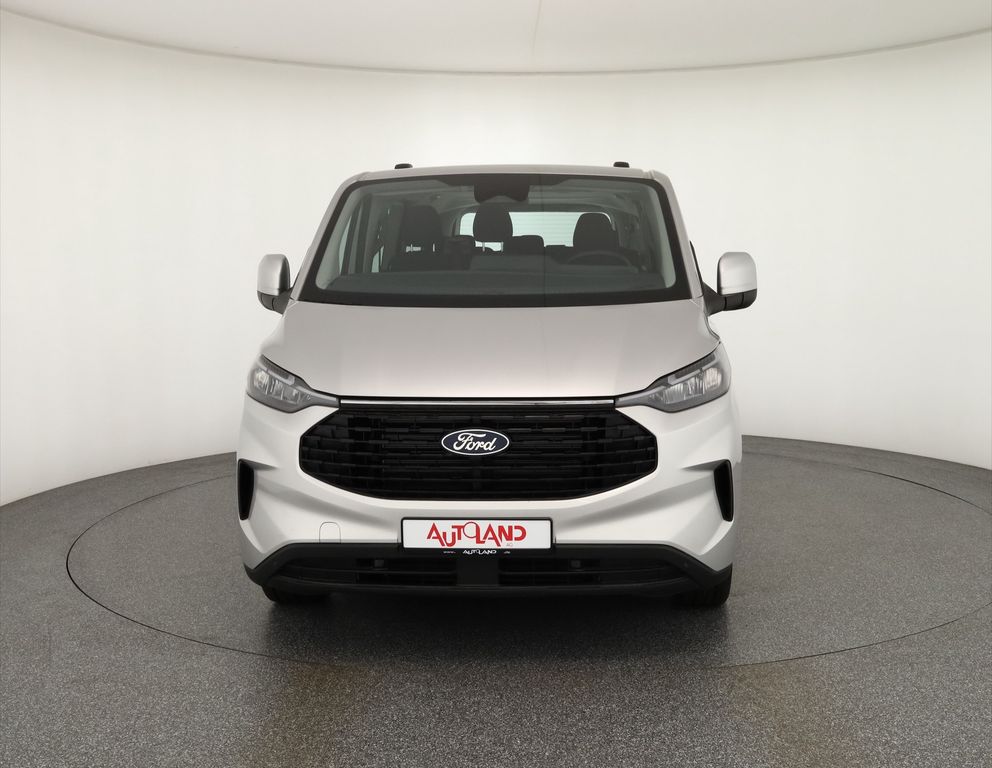 Ford Tourneo Custom 2025