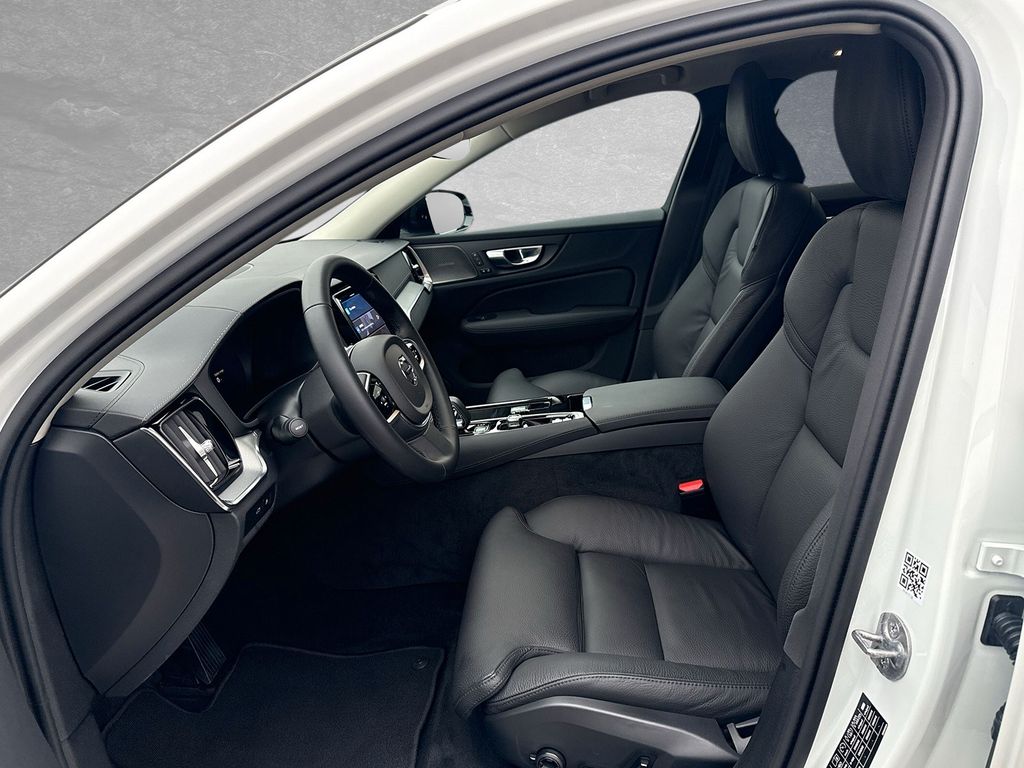 Volvo V60 2025