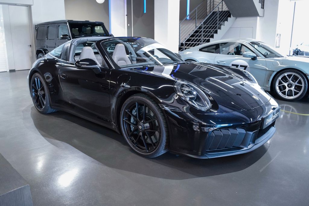Porsche 992 2025