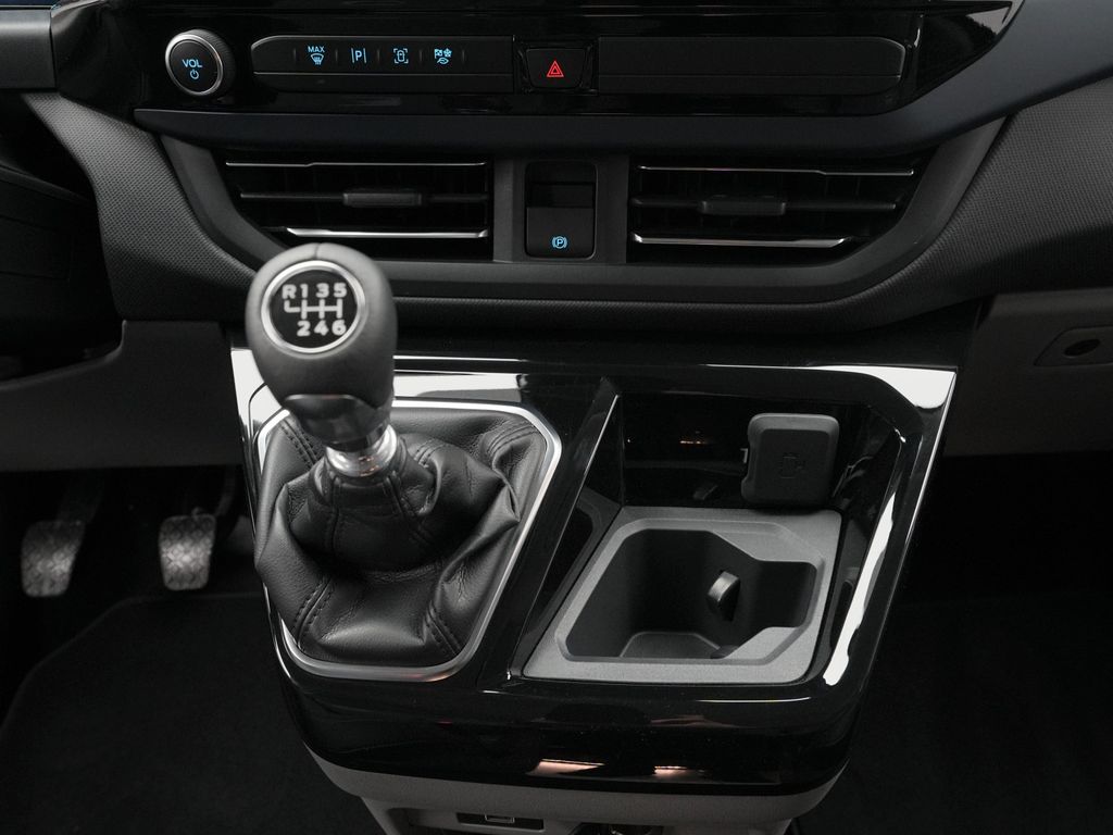 Ford Tourneo Custom 2025