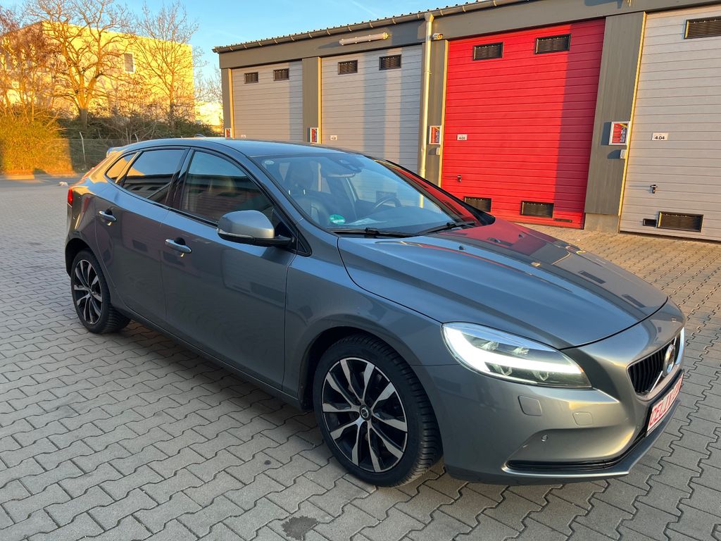 Volvo V40 2019