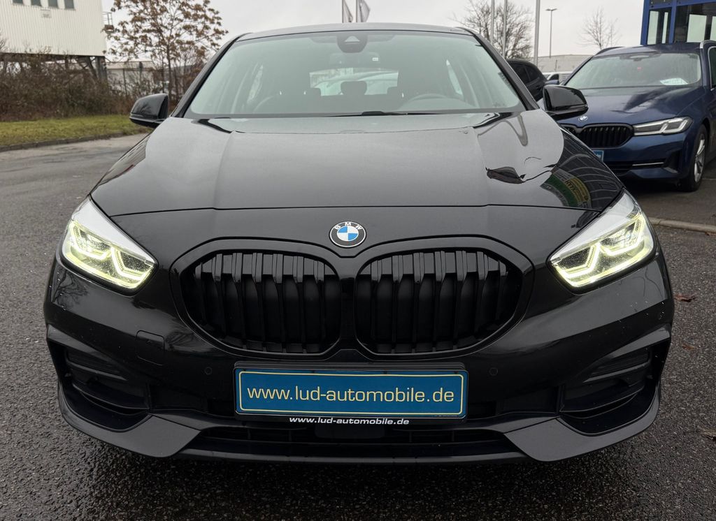 BMW 120 2022