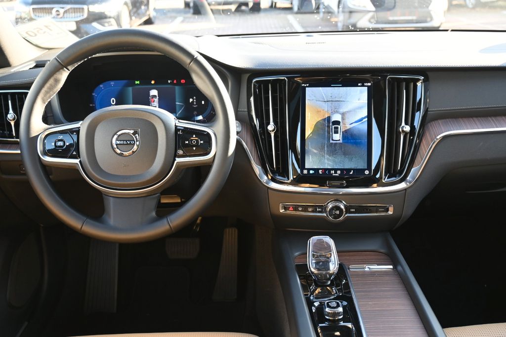 Volvo V60 Cross Country 2024