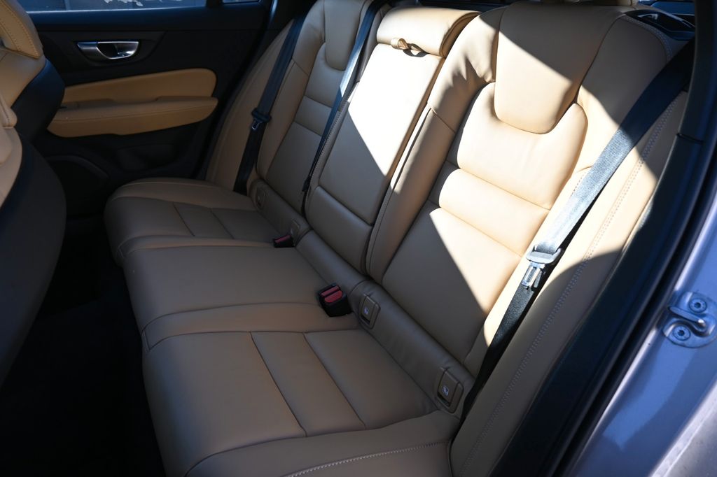 Volvo V60 Cross Country 2024