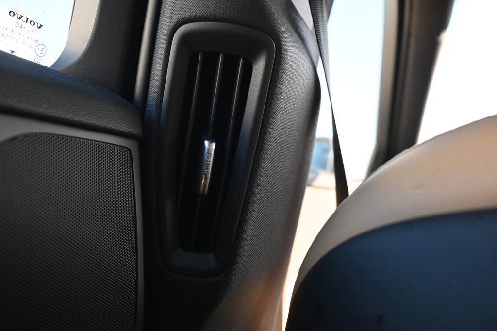 Volvo V60 Cross Country 2024