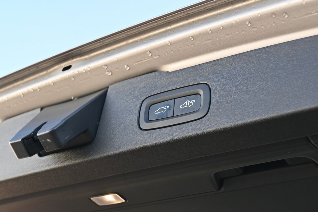 Volvo V60 Cross Country 2024