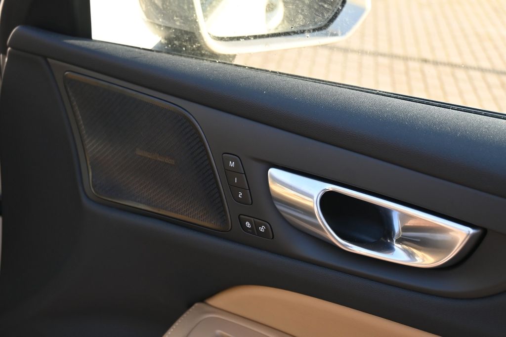 Volvo V60 Cross Country 2024