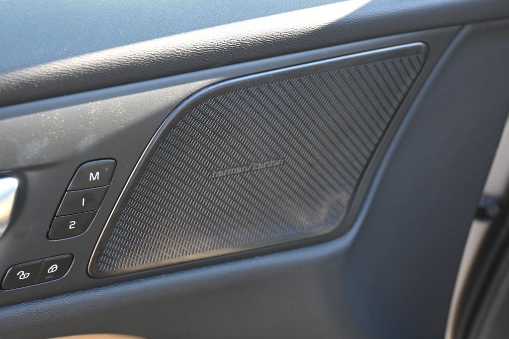 Volvo V60 Cross Country 2024