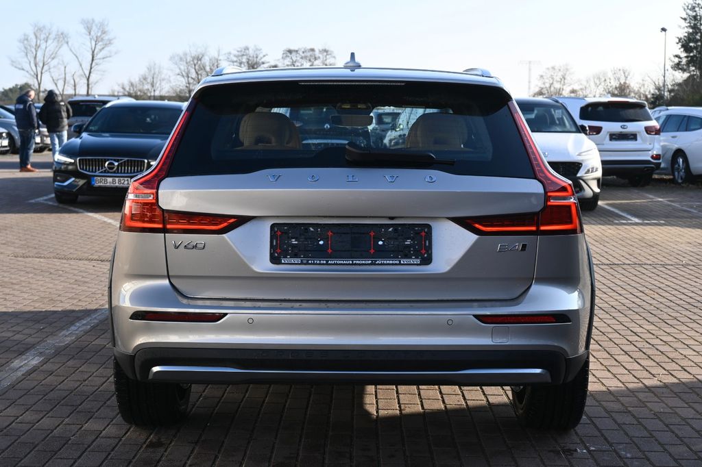 Volvo V60 Cross Country 2024