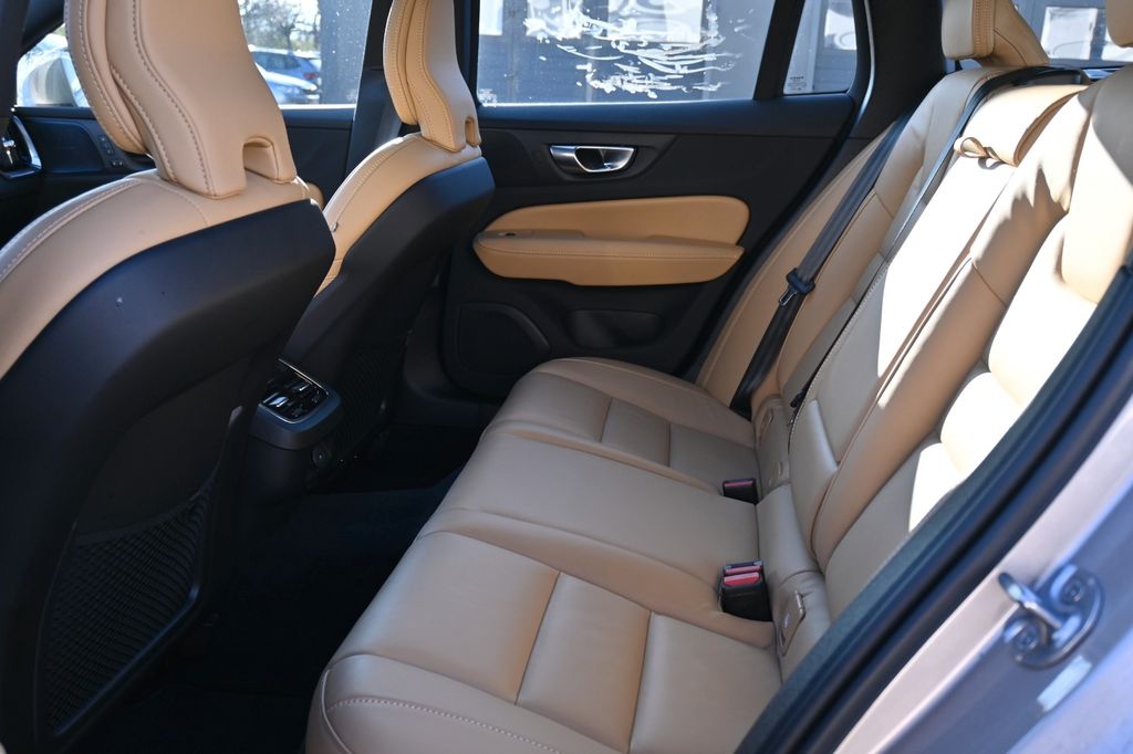 Volvo V60 Cross Country 2024