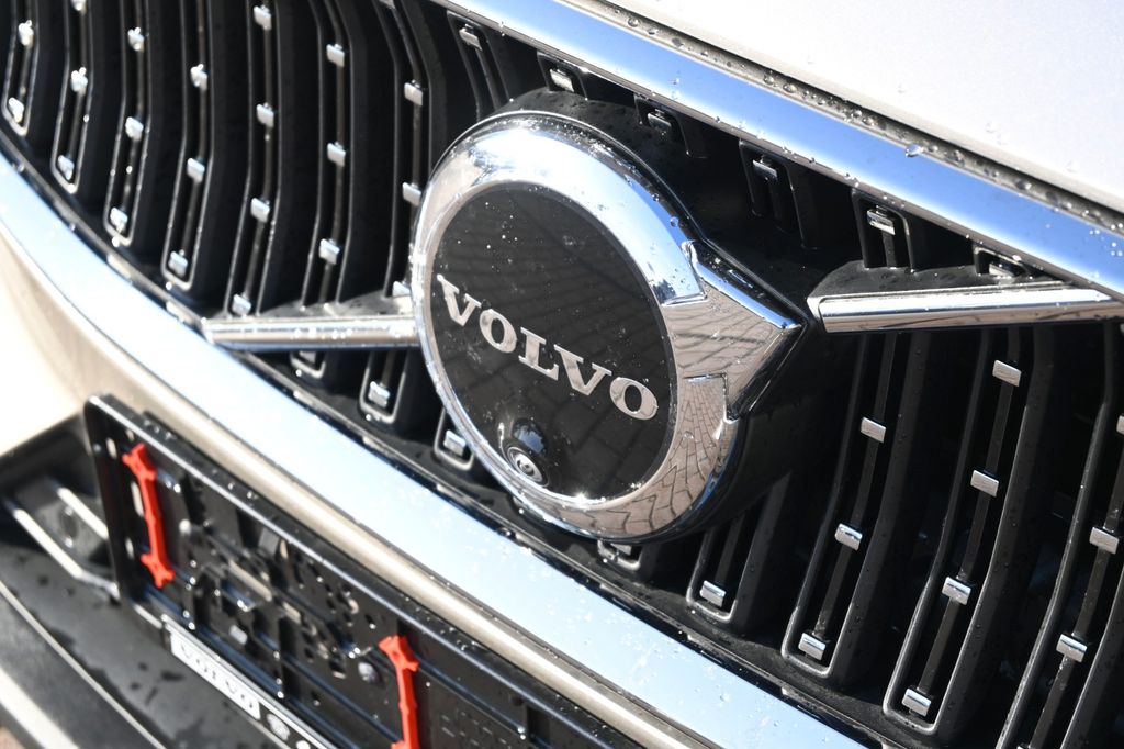 Volvo V60 Cross Country 2024