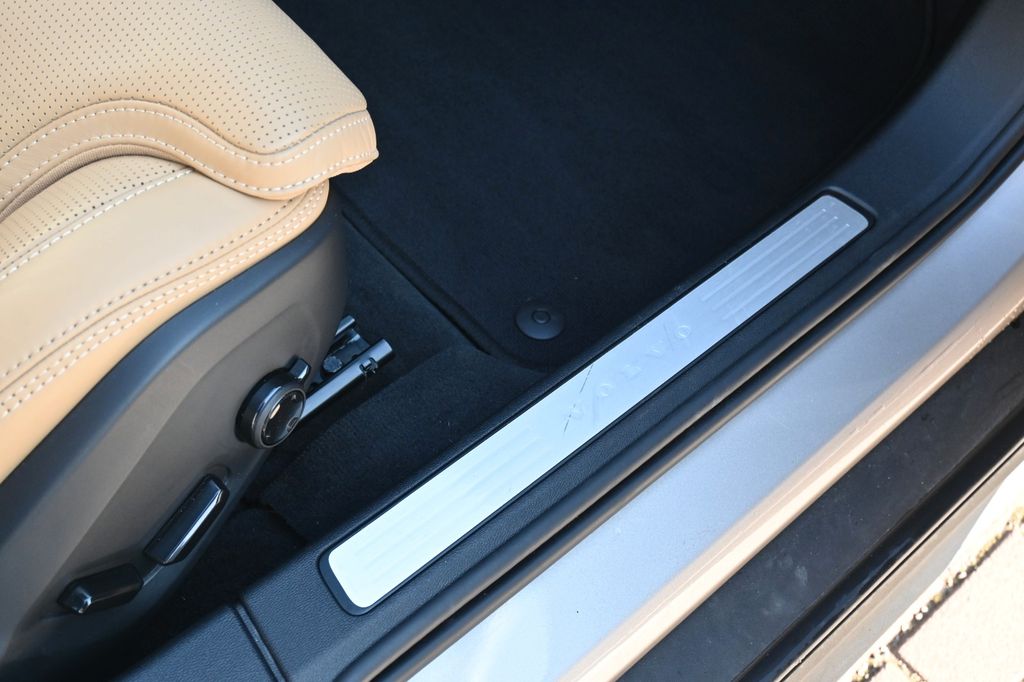 Volvo V60 Cross Country 2024