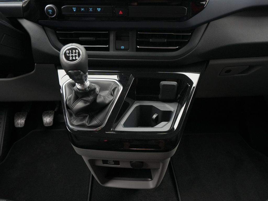 Ford Tourneo Custom 2025