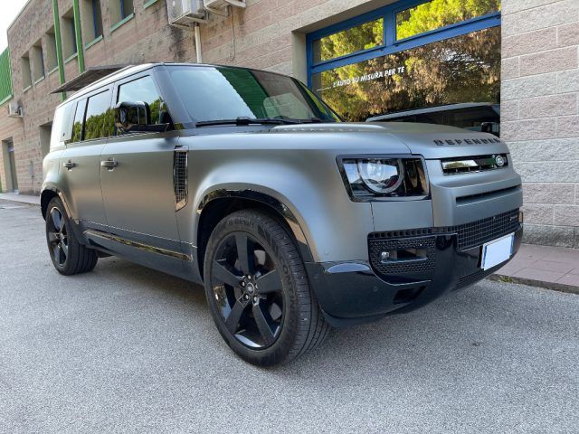 Land Rover Defender 2023