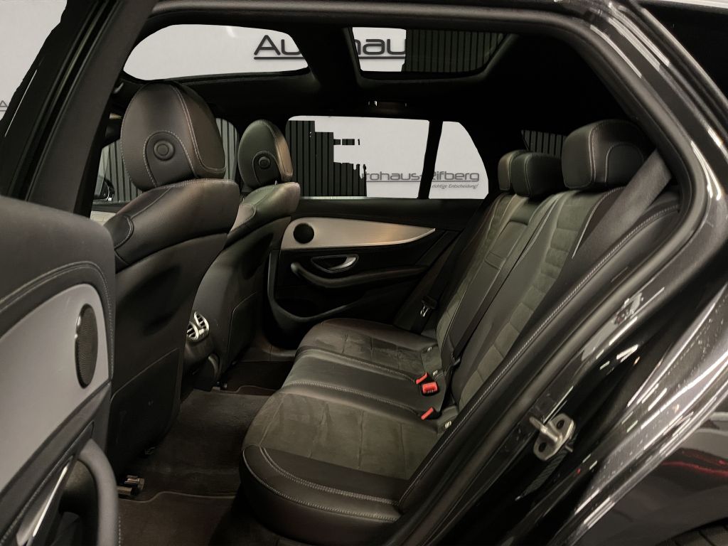 Mercedes-Benz E 300 2022