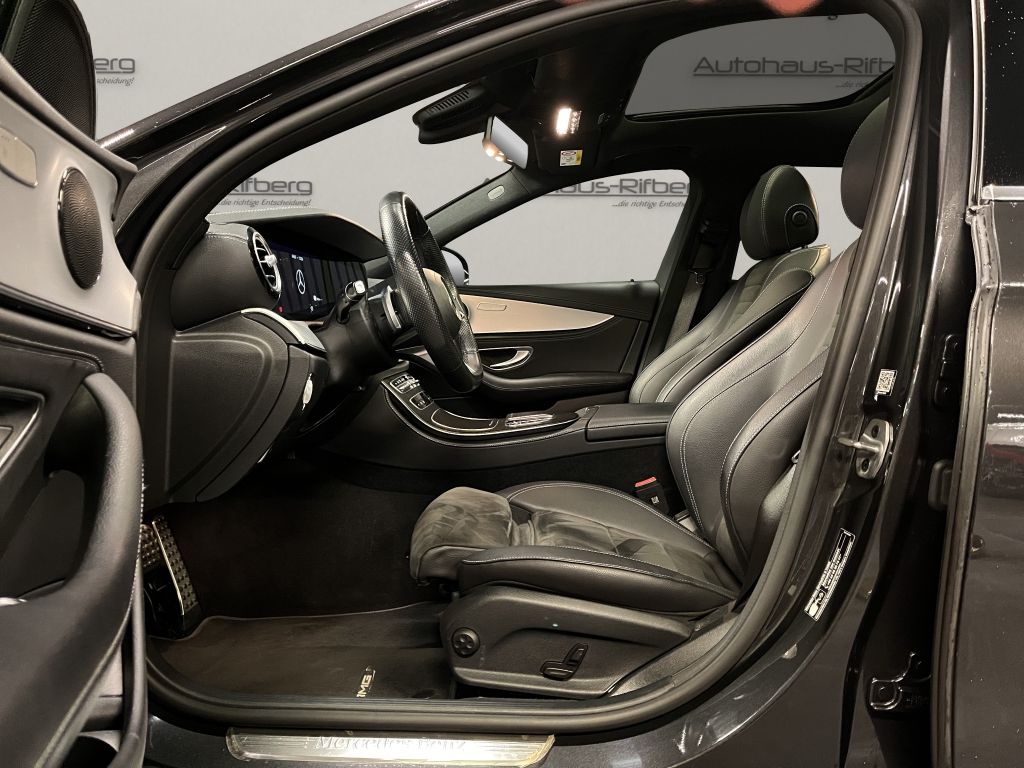 Mercedes-Benz E 300 2022
