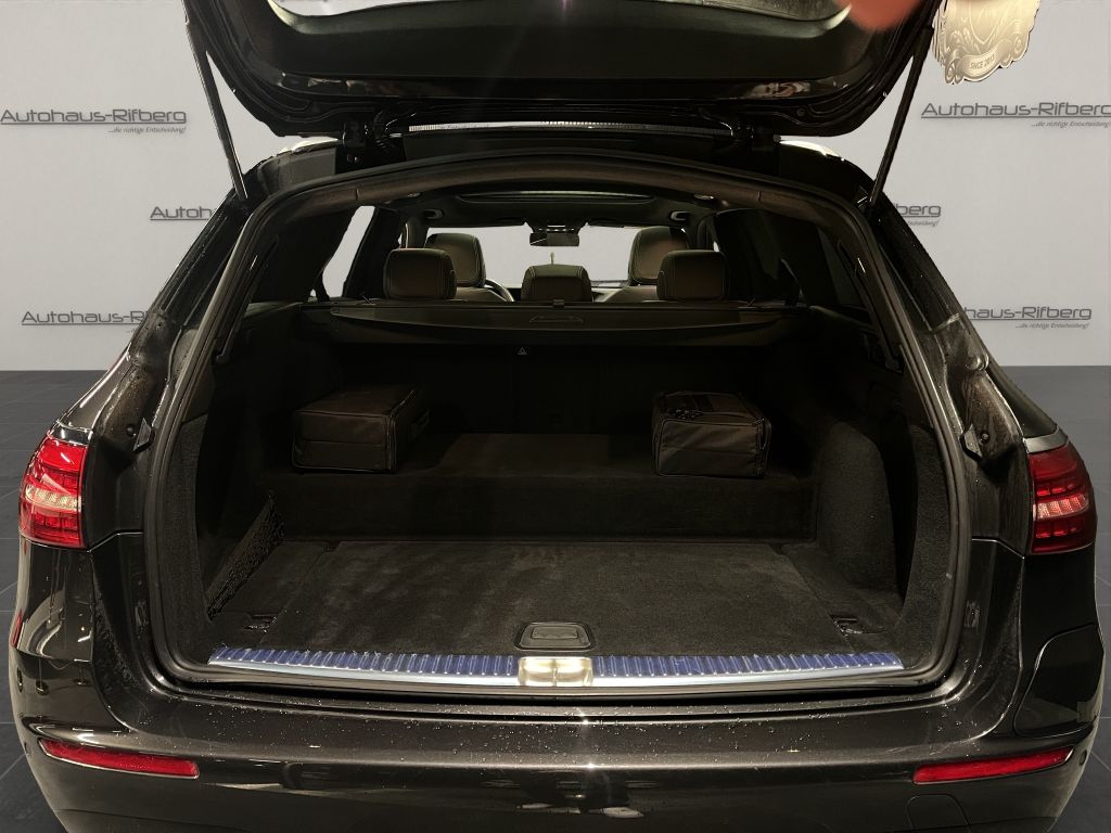 Mercedes-Benz E 300 2022