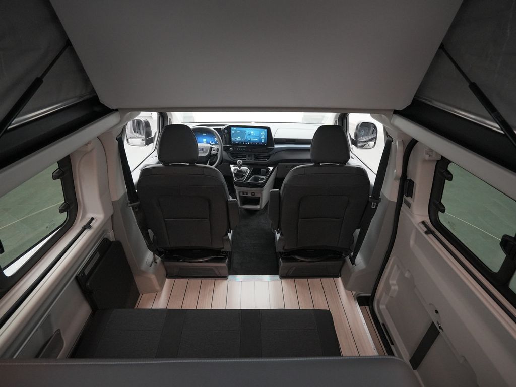 Ford Tourneo Custom 2025